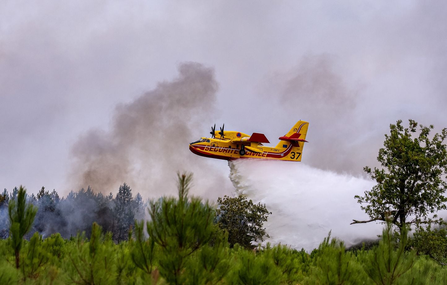 Francia tendrá que esperar hasta 2028 para recibir a sus dos próximos Canadairs Francia tendrá que esperar hasta 2028 para recibir a sus dos próximos Canadairs